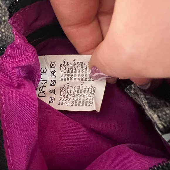 Dakine Gray Purse with Hot Pink Lining - Picture 2 of 7